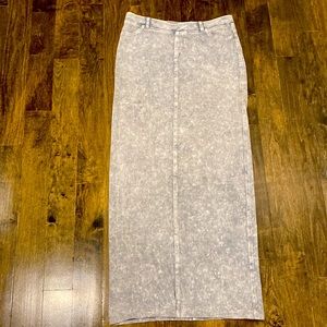 Back pocket hard tail skirt